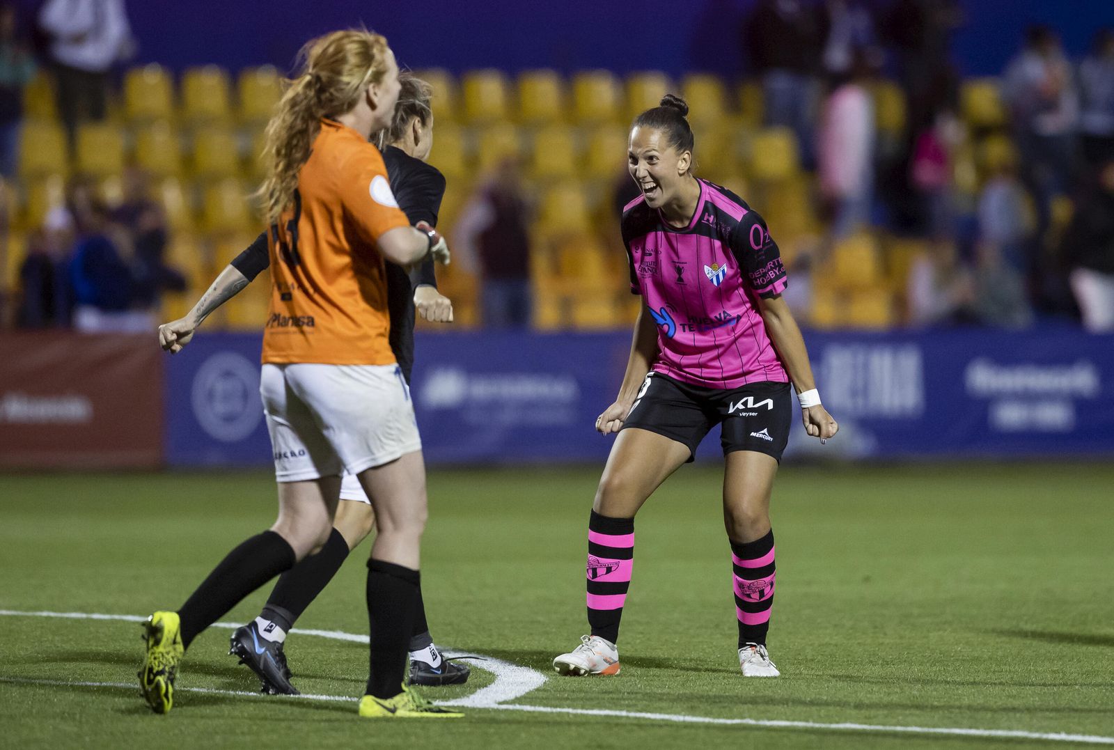 Celebración del triunfo del Sporting en las semifinales contra el Granadilla.