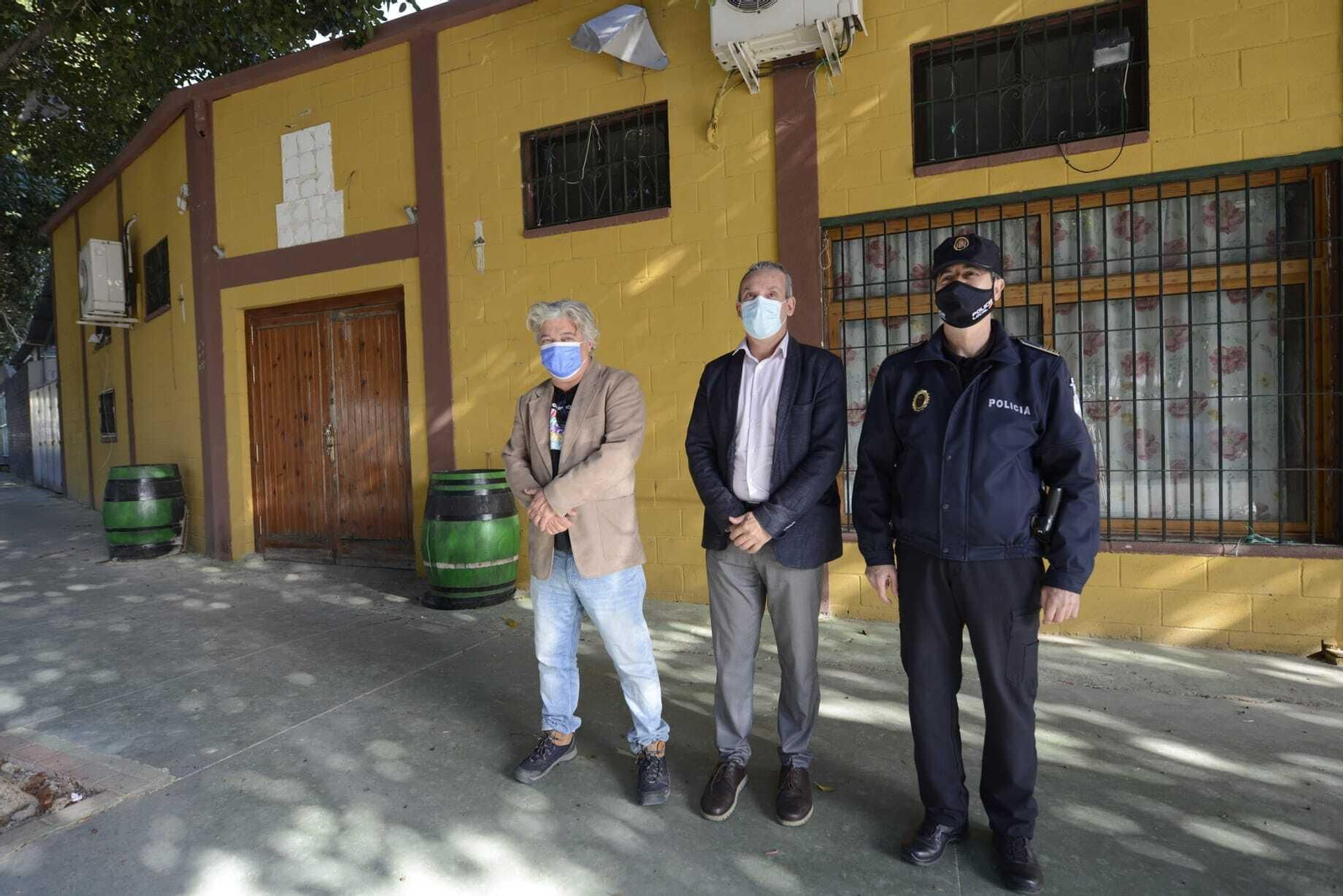 Los concejales de Cultura y Medio Ambiente, David Tejeiro (I.) y Antonio Ruiz (C.).