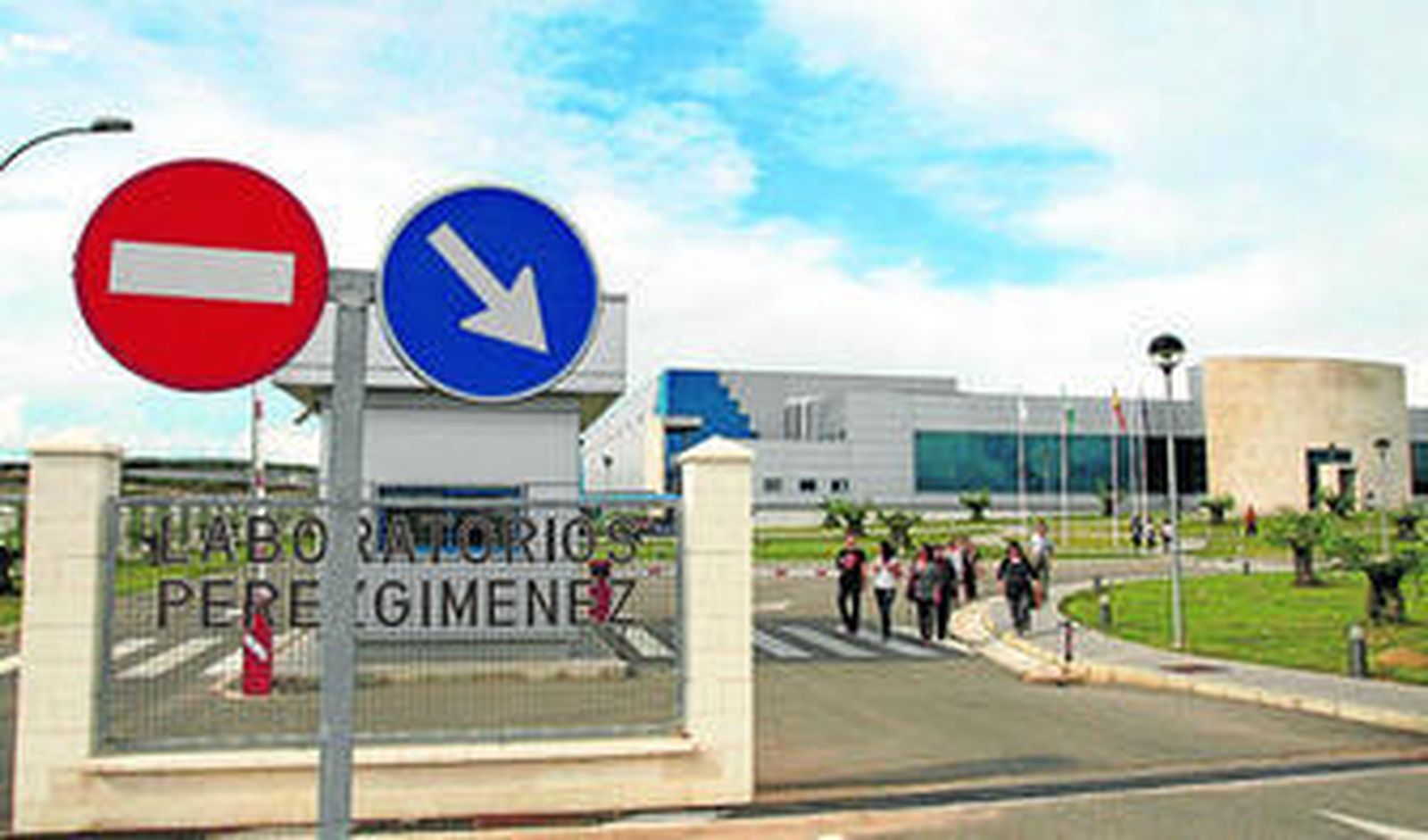 Entrada a Pérez Giménez, en Almodóvar del Río.