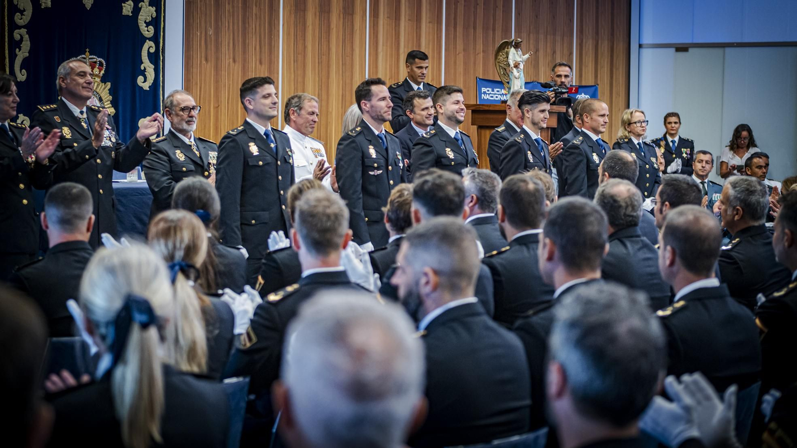 Las imágenes de la celebración del acto del Día de la Policía Nacional en Cádiz.