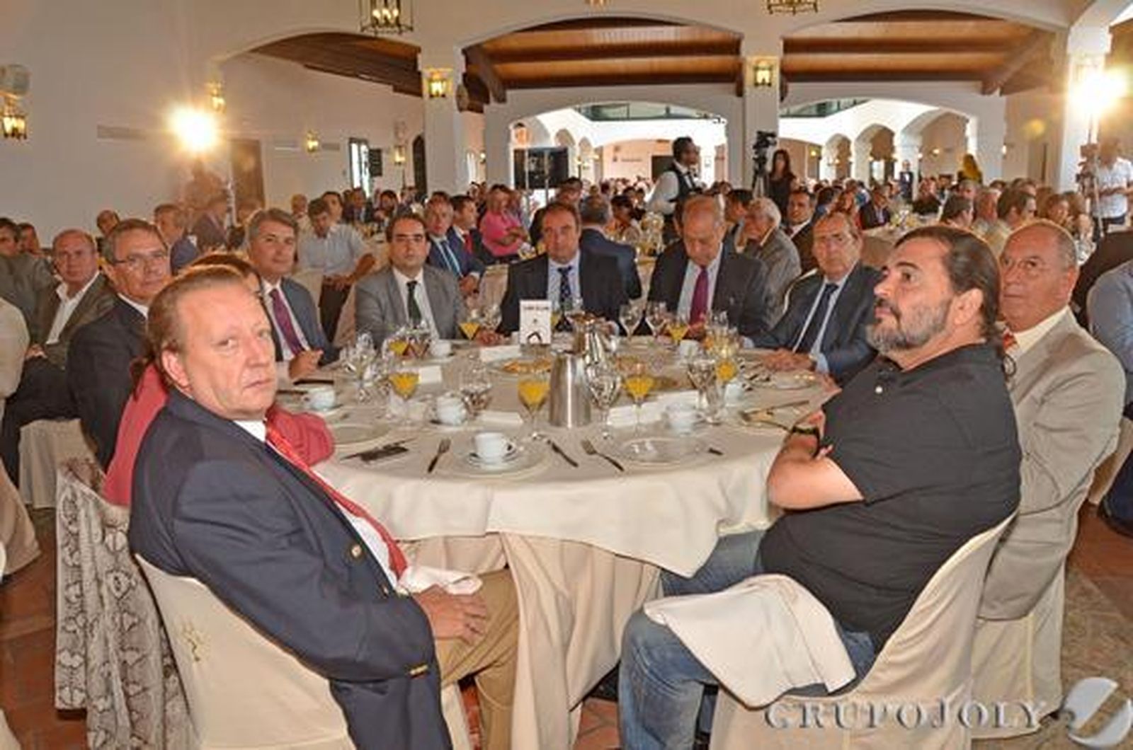 Rafael Padilla, Eva María Corrales, Bernardo Villar, Ignacio Romaní, Antonio Saldaña, Tomás Valiente, Jorge Ramos, Aurelio Romero, Luis García Ruiz y Manuel Ángel González Fustegueras.

Foto: Aranda / Pascual