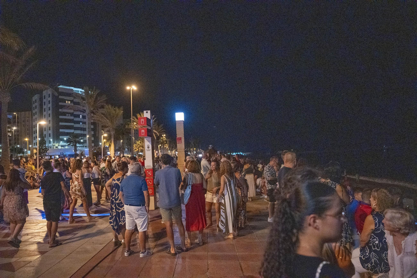 Las mejores imágenes del espectáculo piromusical que da cierre a la feria de Almería