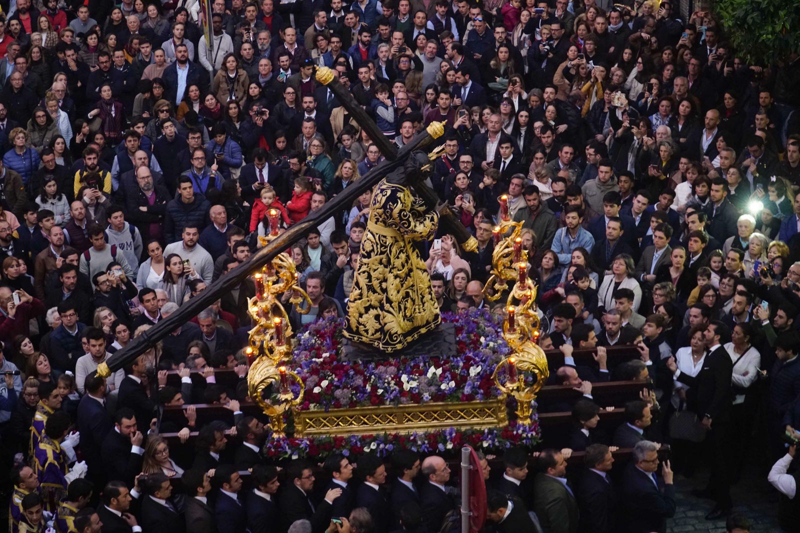 Las imágenes del Vía Crucis de las Hermandades 2020