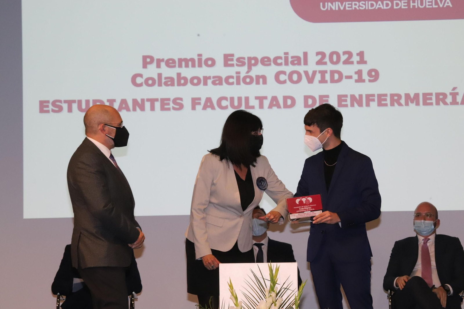 Imágenes de la entrega de premios de la Asociación de antiguos alumnos 3 de Marzo de la Universidad de Huelva