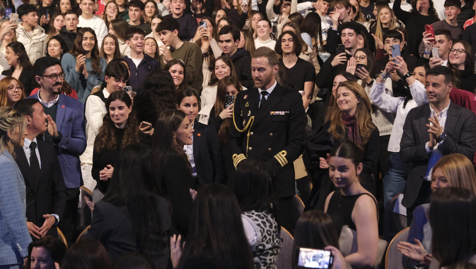 Imágenes de la Reina Letizia en el Tour del Talento en Almería