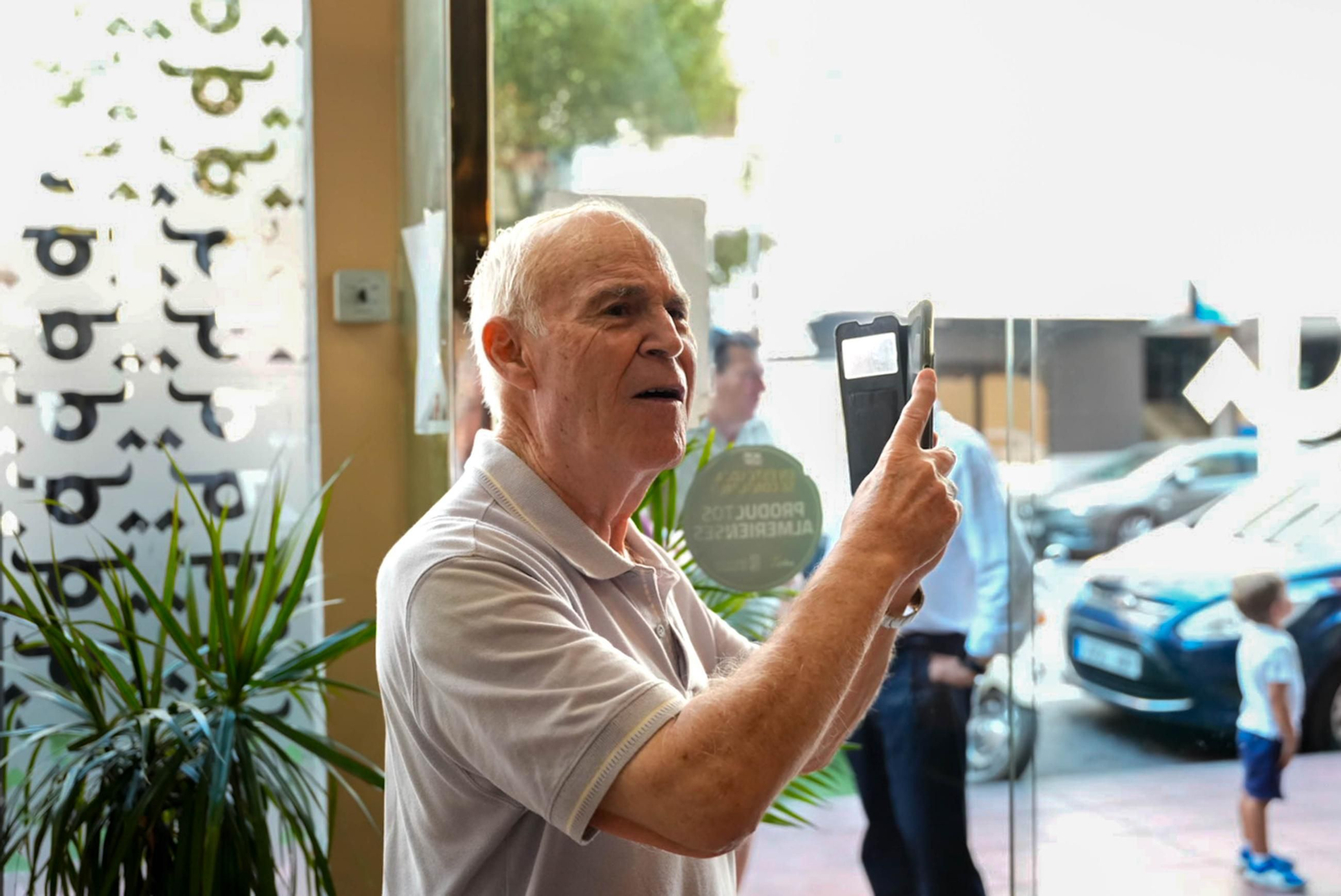 Así viven los almerienses el primer sábado de la Feria del Mediodía