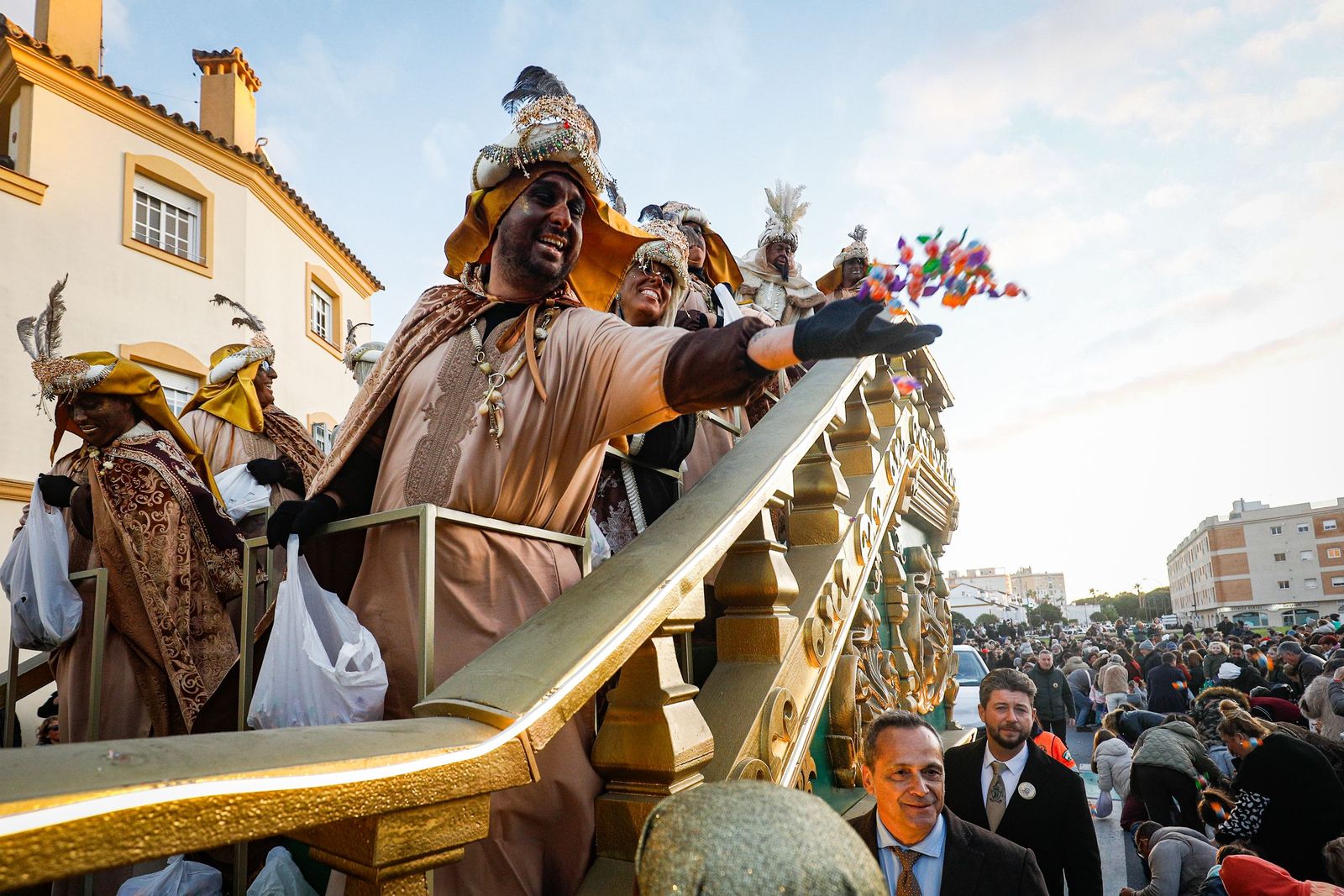 Las imágenes de la cabalgata de los Reyes Magos de San Fernando 2026