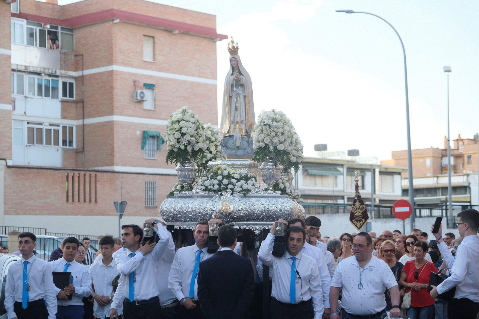 La procesión de la Virgen de Fátima de Córdoba, en imágenes