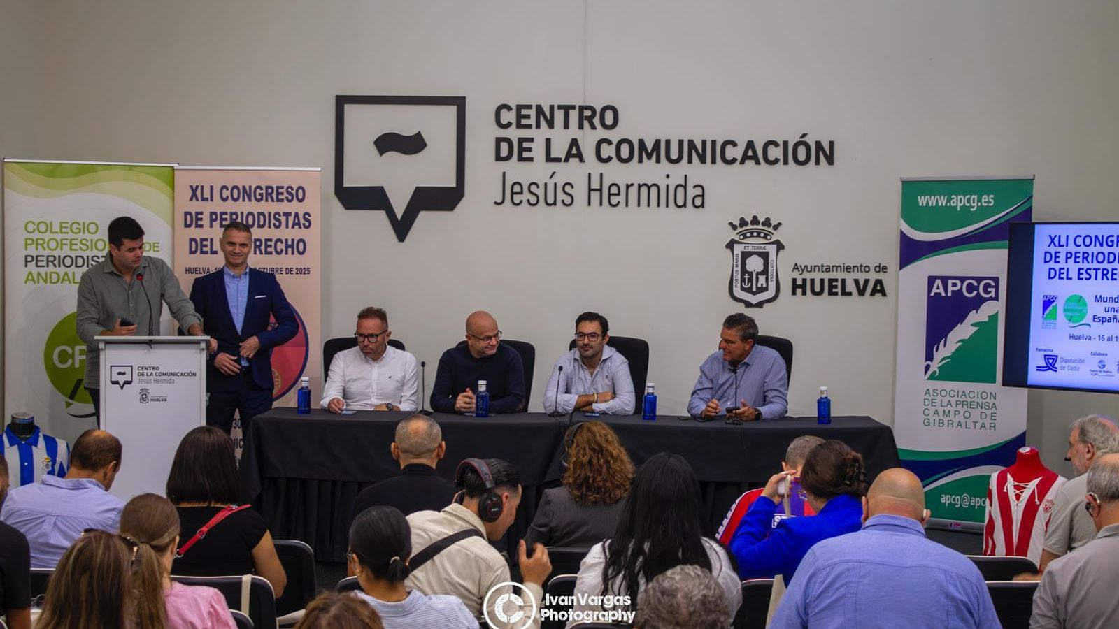 La mesa redonda con los periodistas deportivos.