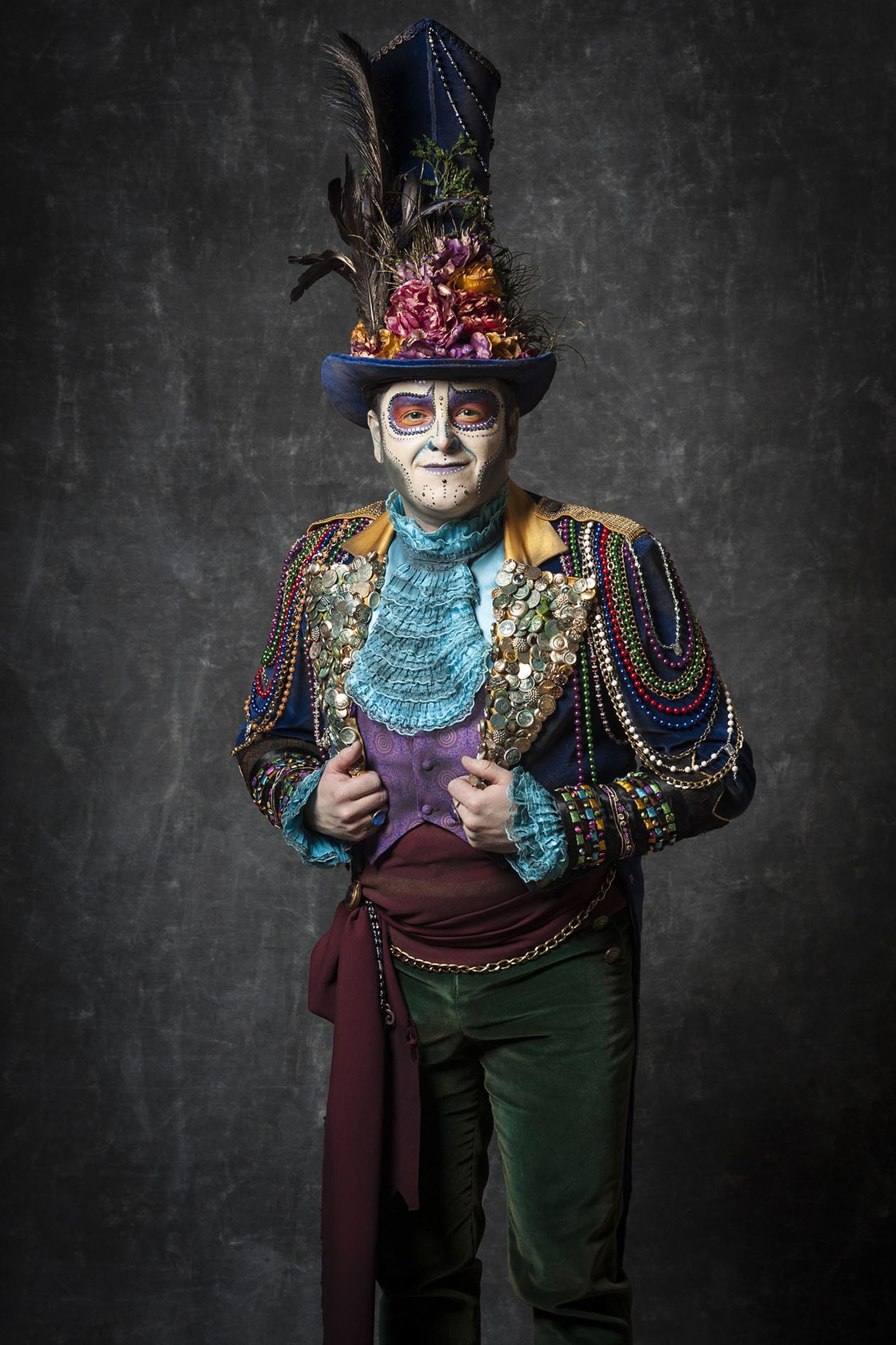 'la eternidad'.  El detallismo de este extraño Caronte de la comparsa de Martínez Ares atrapa al espectador.