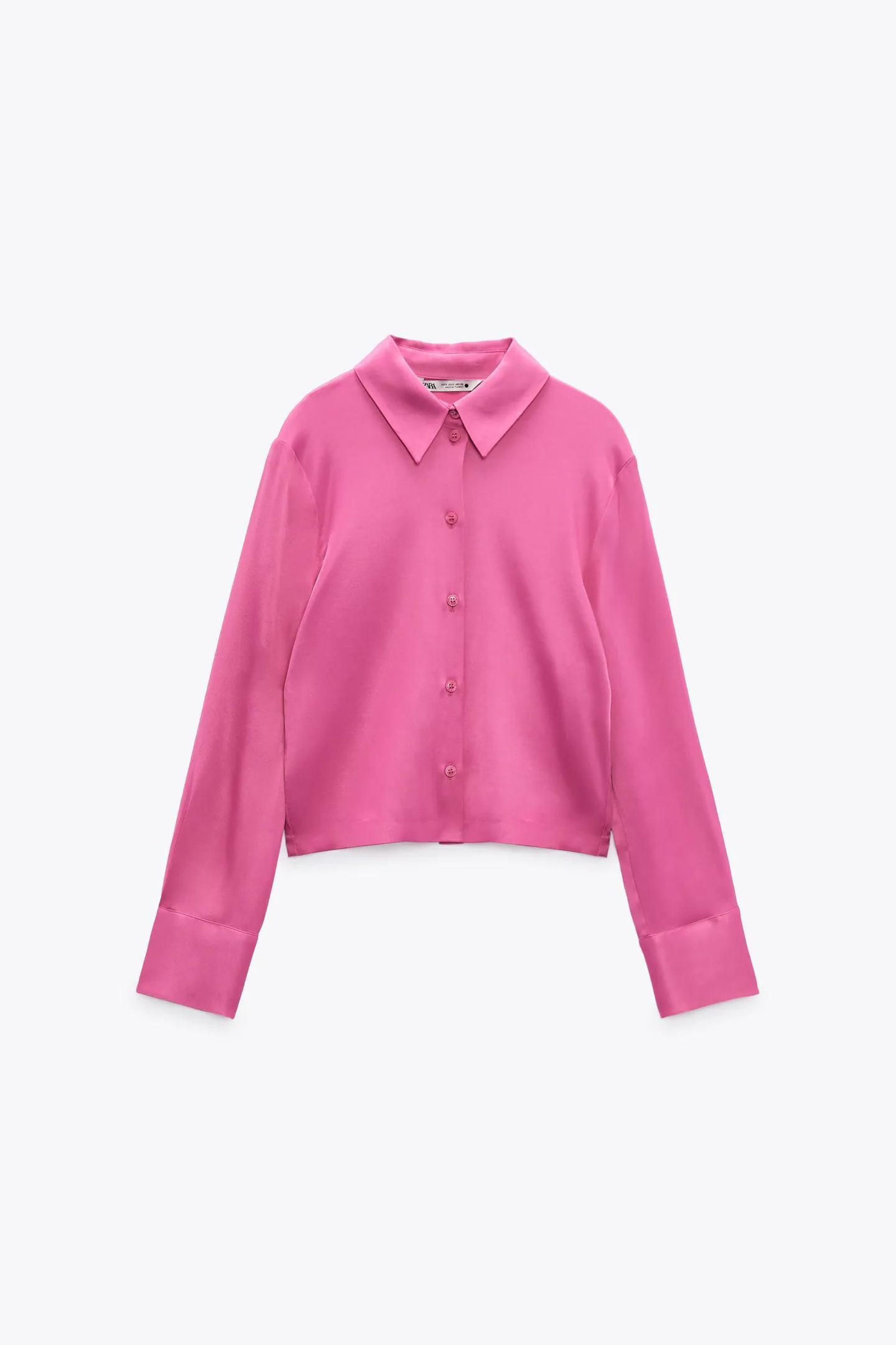 Blusa satinada rosa fucsia de Zara.