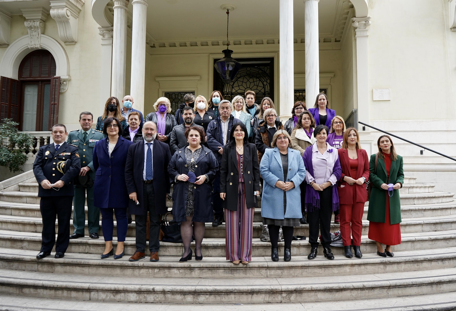Foto de familia del homenaje de la Subdelegación del Gobierno en Granada a la mujer rural por el 8M 2022.