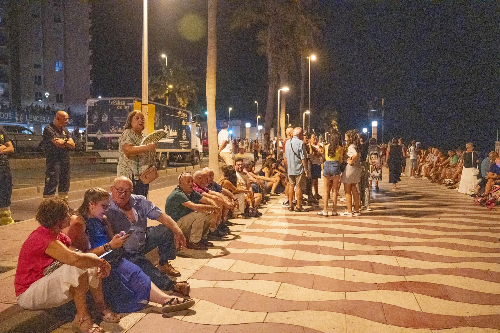 Las mejores imágenes del espectáculo piromusical que da cierre a la feria de Almería