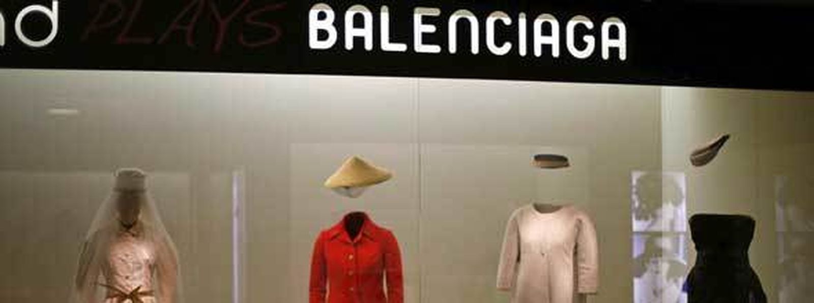 El Museo Balenciaga recorre la fotografía de moda que revolucionó el siglo XX