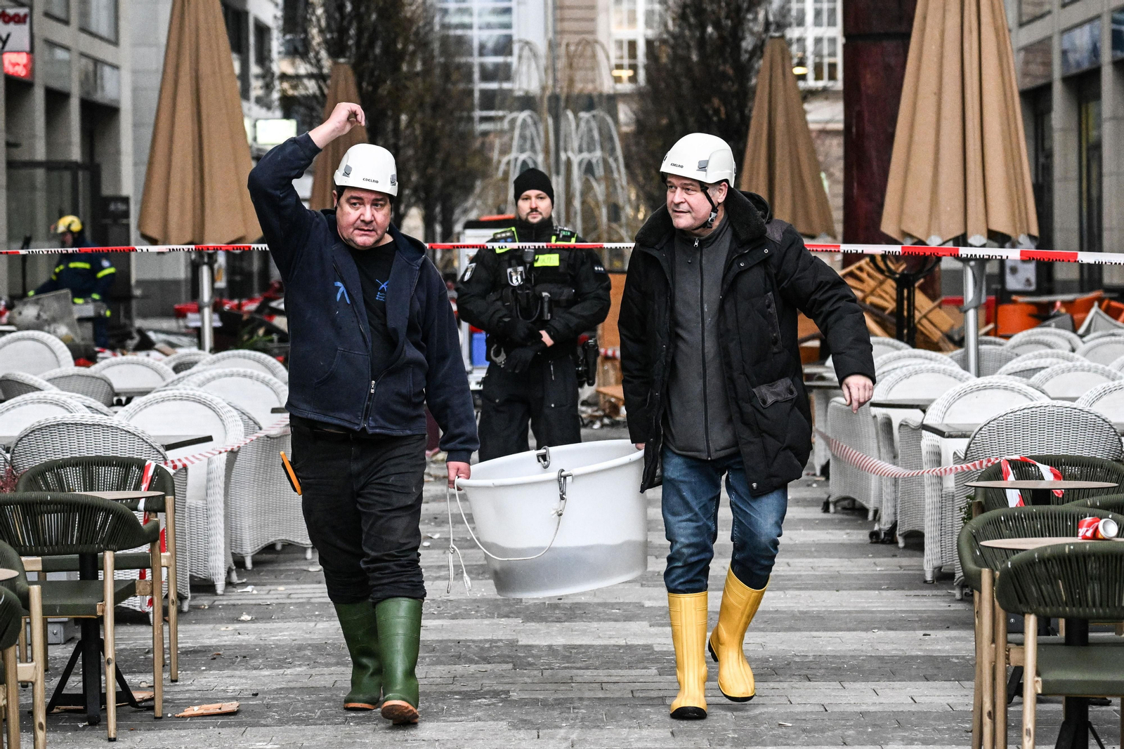 Las fotos del reventón del Aquadom en Berlín