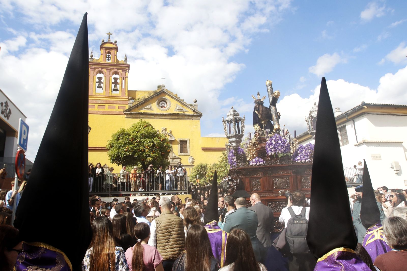 Jueves Santo en Córdoba: La procesión del Caído, en imágenes