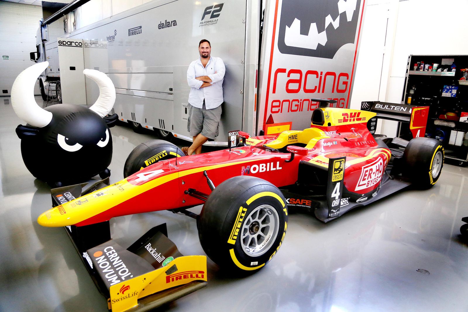 "Batallamos con equipos  y aún así les ganamos"multimillonarios