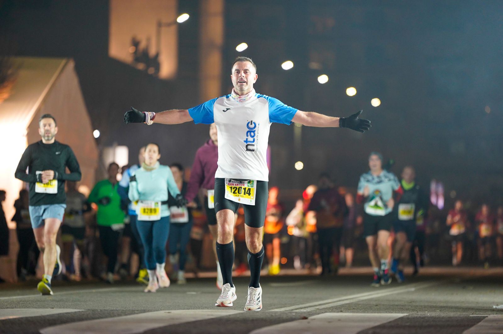 En imágenes: búscate en tu llegada a meta de la Carrera de San Antón 2026 (10)