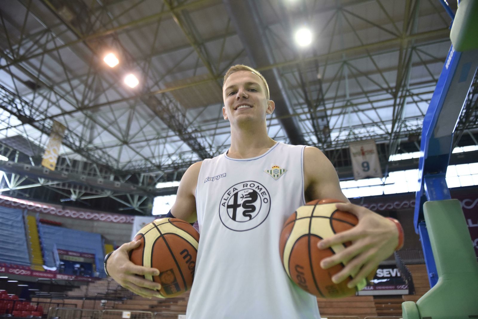 Dee posa en San Pablo durante una entrevista reciente.