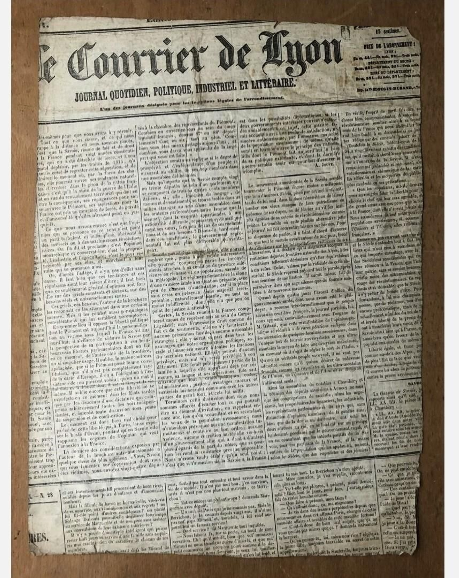 Página del periódico de Lyon del siglo XIX que se vendía junto al grabado.