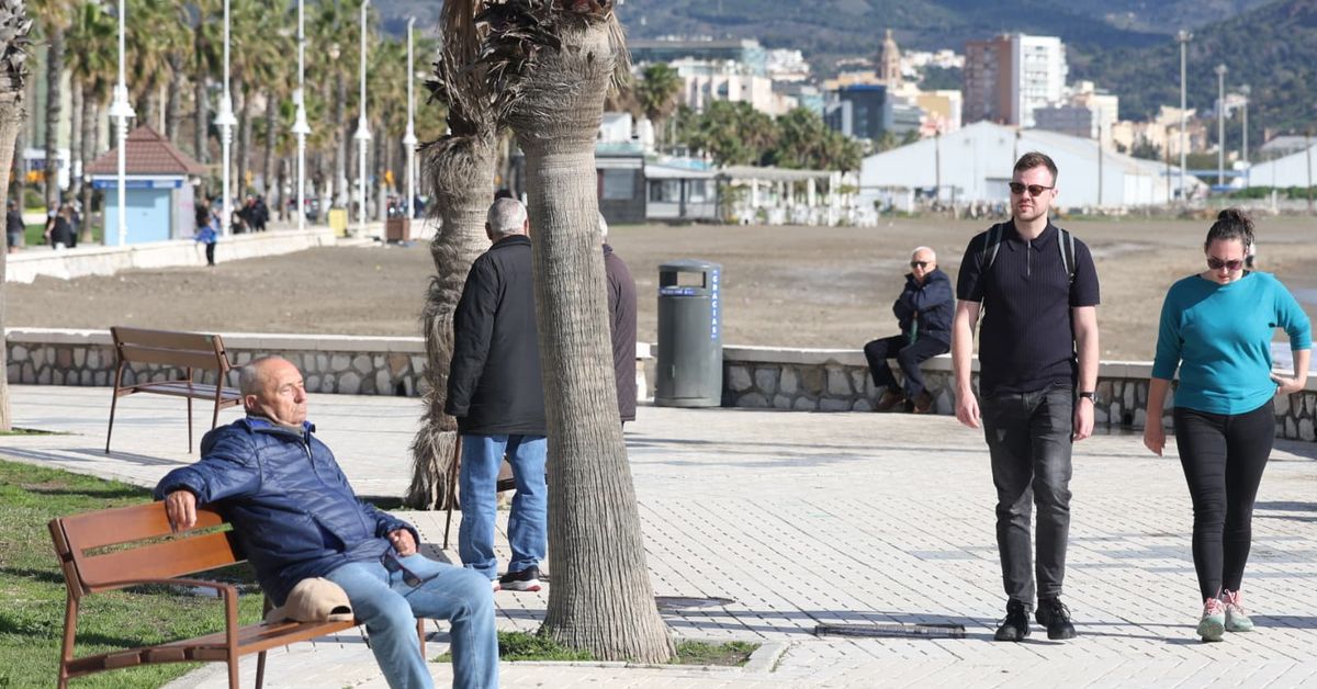 Un anticiclón alejará el tren de borrascas en Málaga ¿Qué son y en qué se diferencias estos fenómenos meteorológicos?
