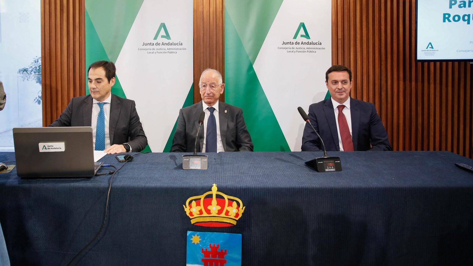 Gabriel Amat, Javier A. García y José Antonio Nieto han escenificado la colaboración institucional que alberga el proyecto.