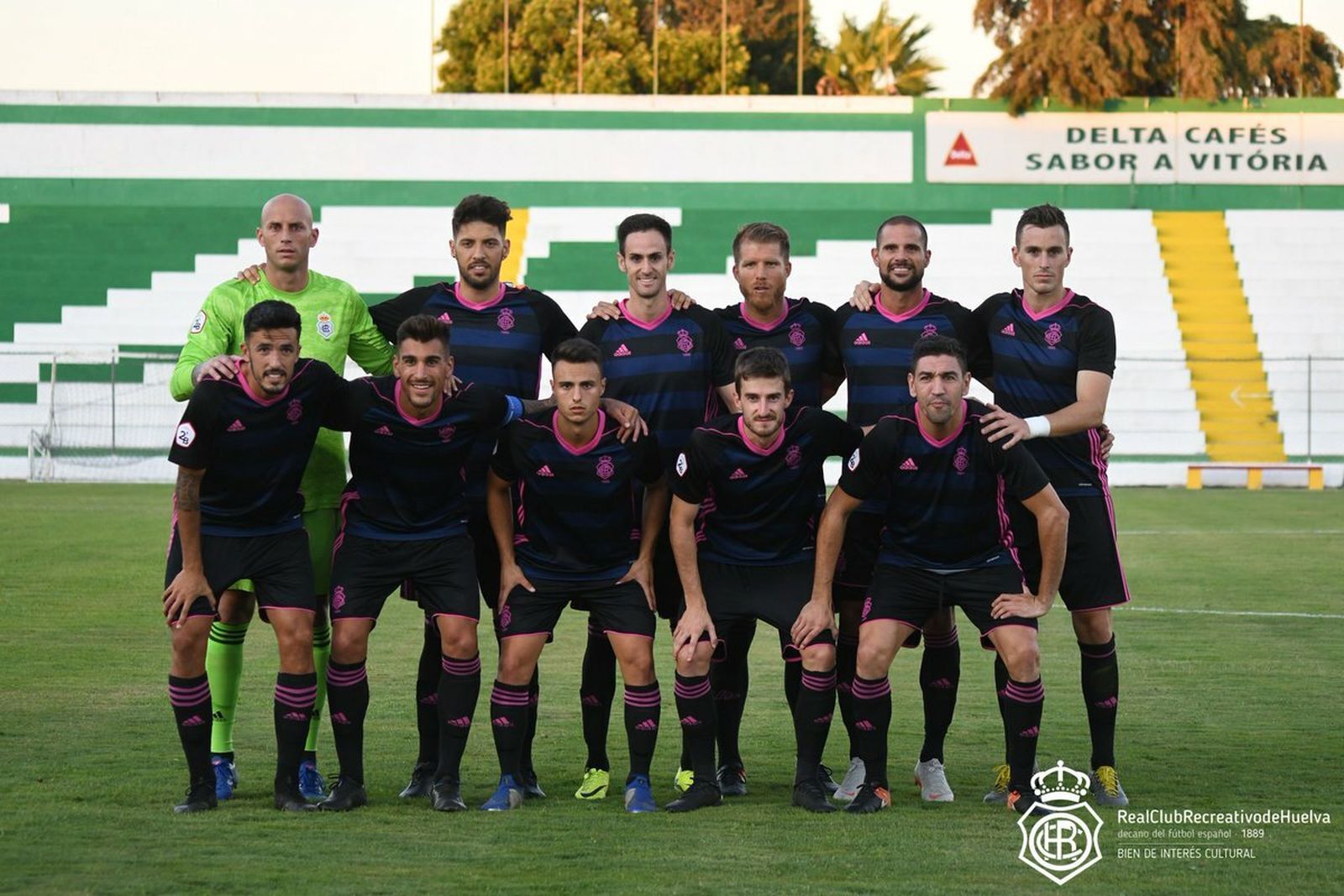 Nauzet, Sergio, Rubén, Morcillo, Nano, Borja; abajo, Quiles, Diego, Gerard, Rivero y Óscar.