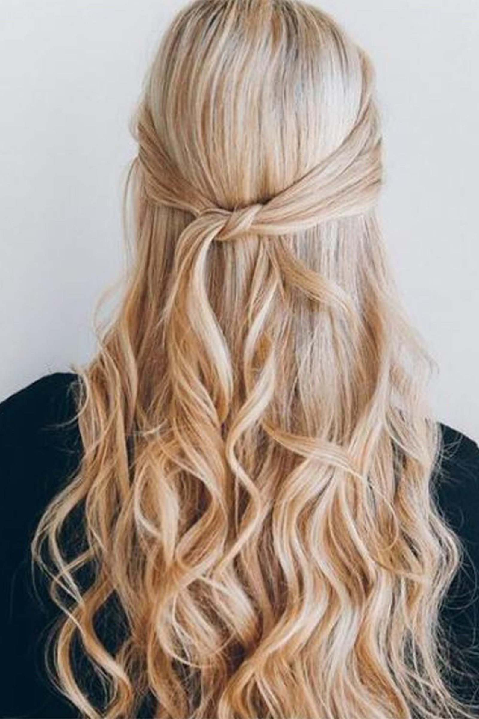 Semirrecogido desenfadado.