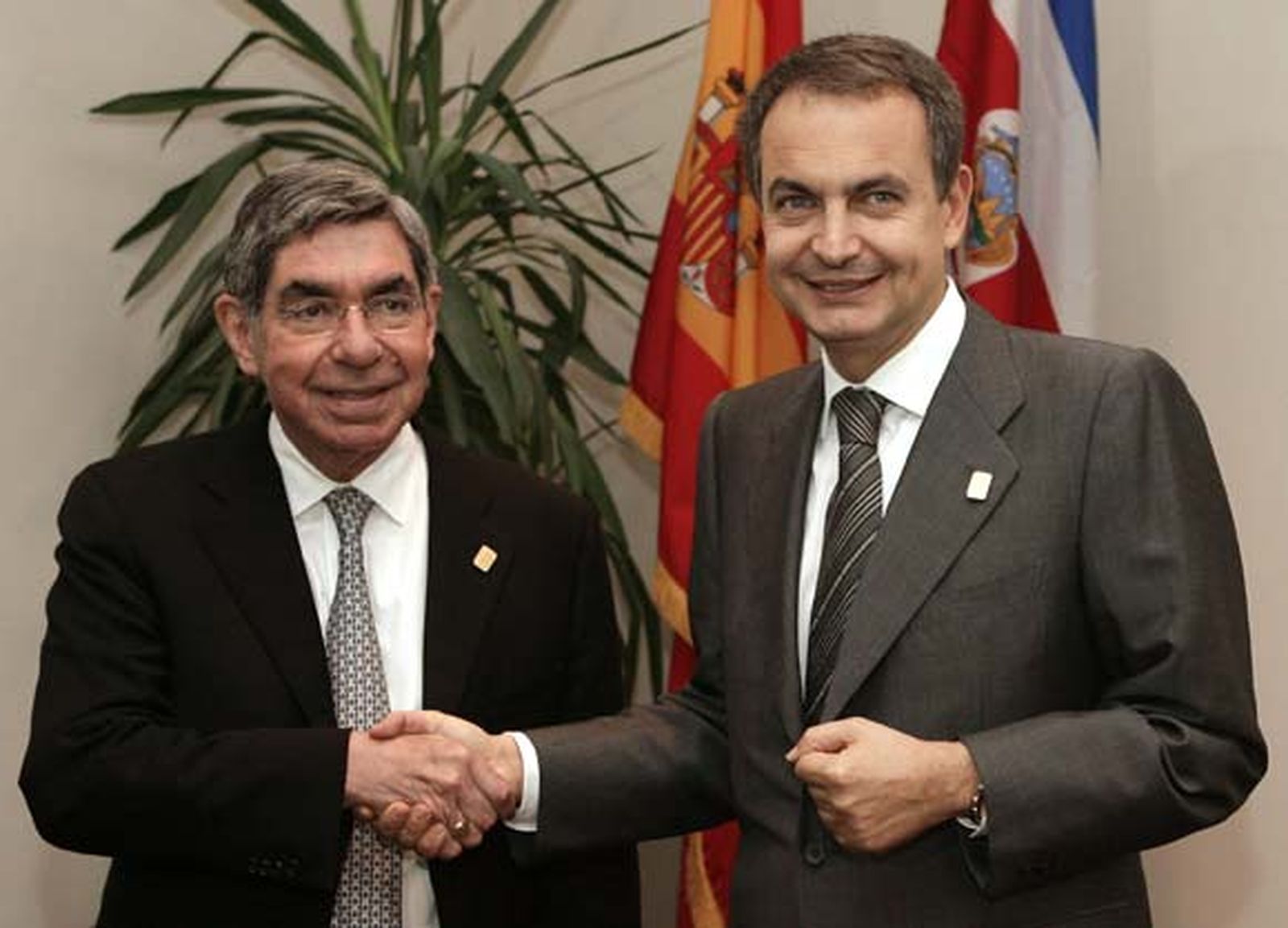 El Nobel de la Paz Óscar Arias recibirá las Llaves de la Ciudad de Cádiz