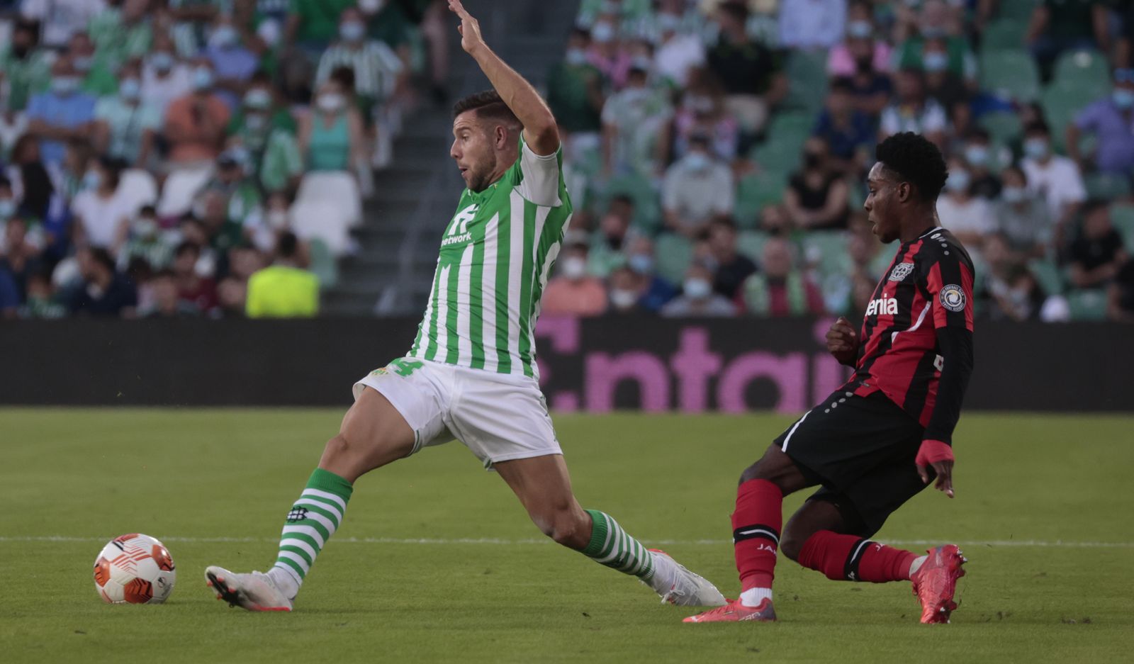 Las imágenes del Betis contra el Bayern Leverkusen
