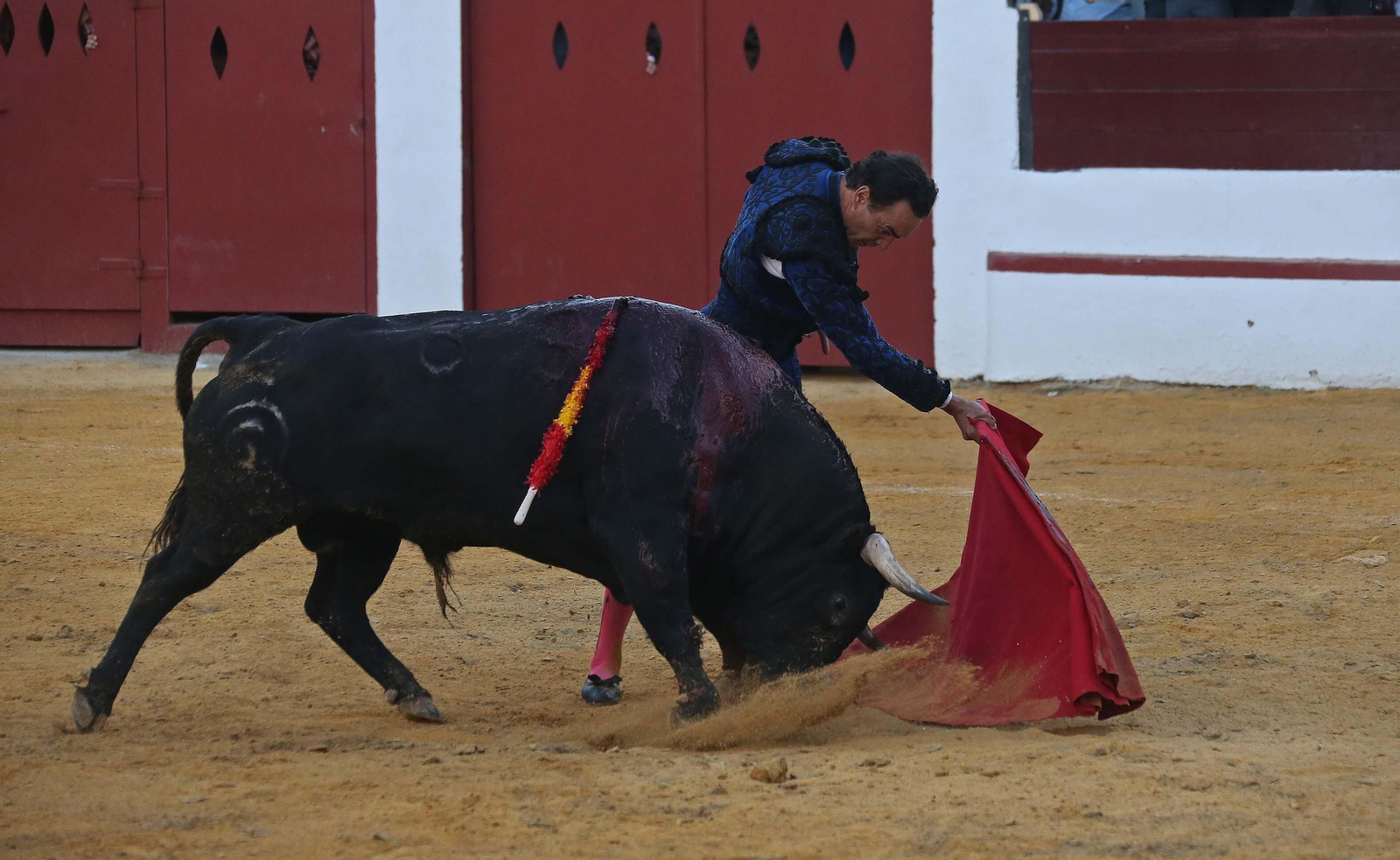 Fotos de la corrida de la reapertura de la plaza de toros de Tarifa: El Cid, Manuel Escribano y Manuel Ponce