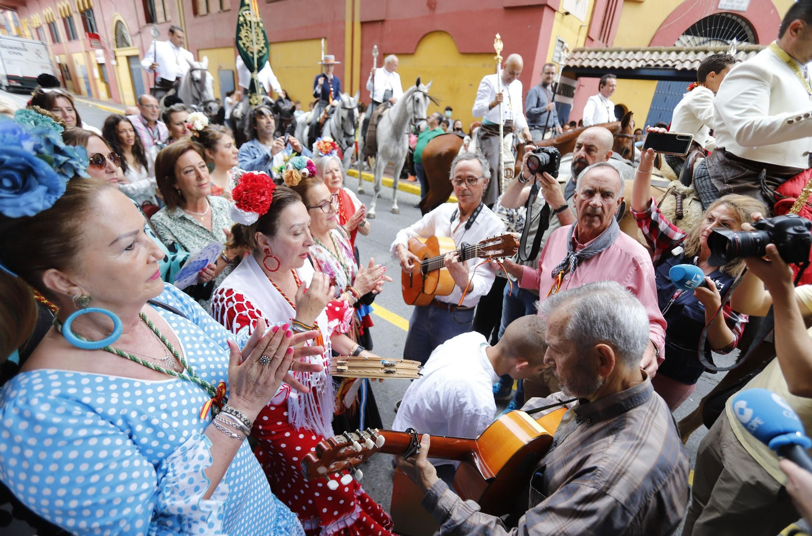Imágenes de Emigrantes en la Comandancia de la Guardia Civil