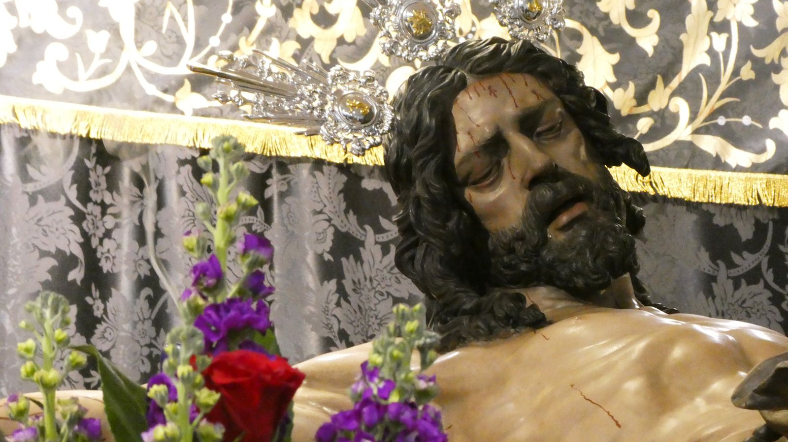 Pasión y Muerte celebra su solemne quinario en la Parroquia del Buen Aire