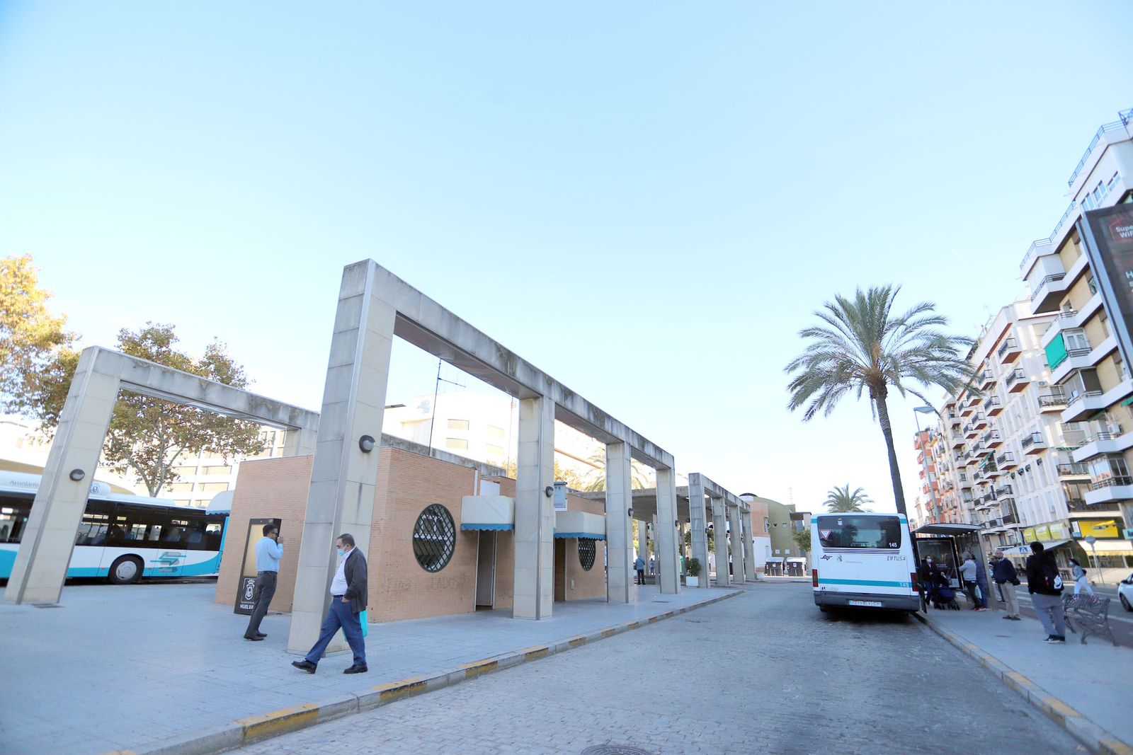 Vista general de la parada central de Emtusa en Zafra.
