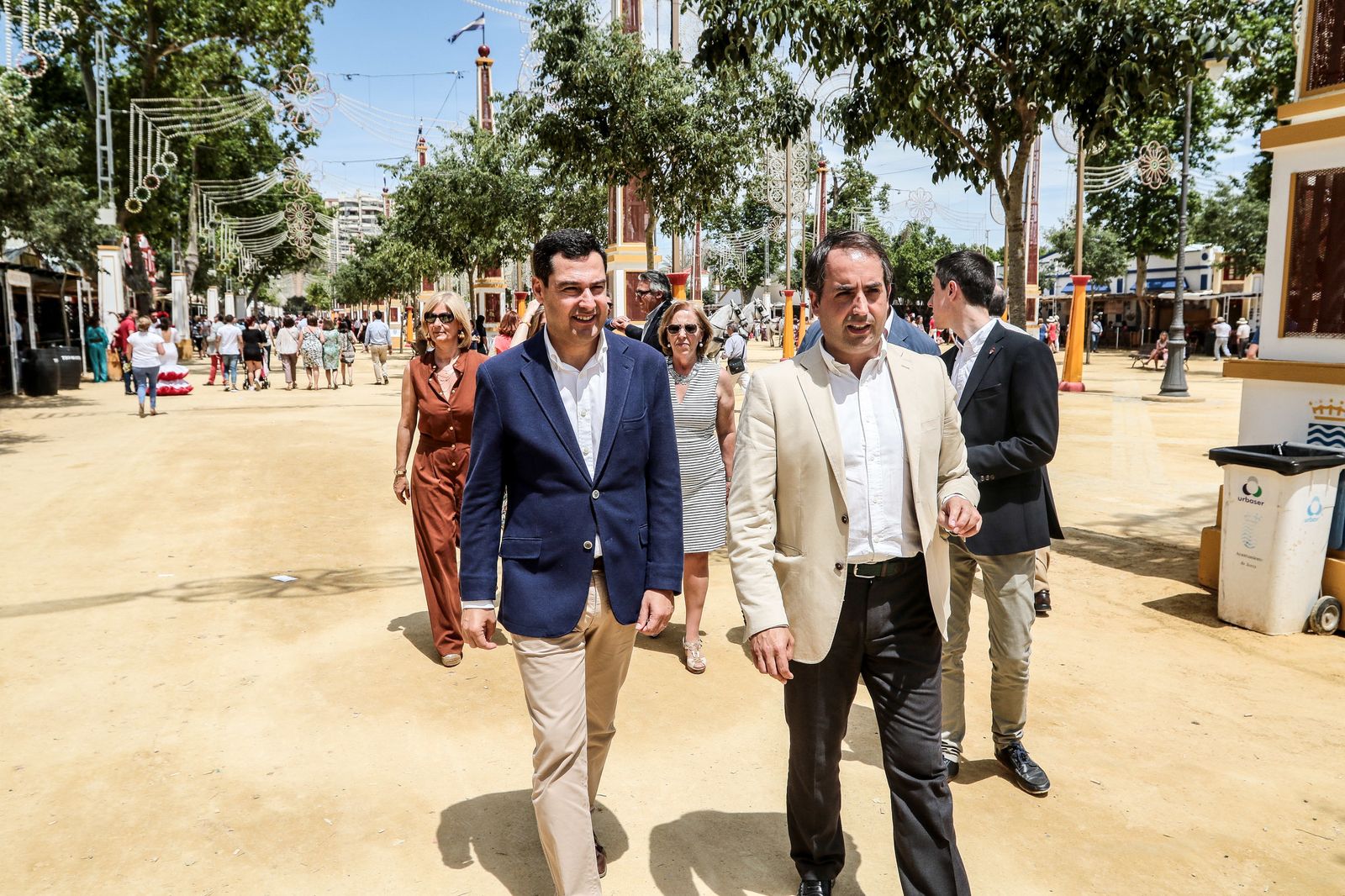 Los dirigentes del PP, a su llegada al encuentro con el presidente de AJE.