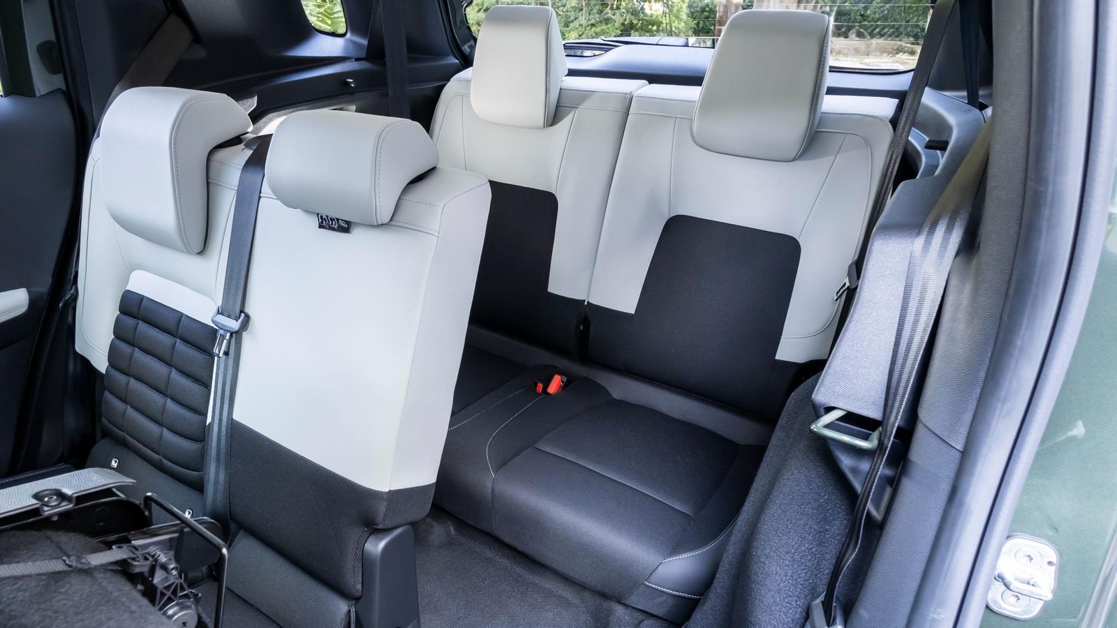 En el mercado español no había, hasta la aparición de este C3 Aircross, ningún SUV de tamaño parecido con una tercera fila de asientos.