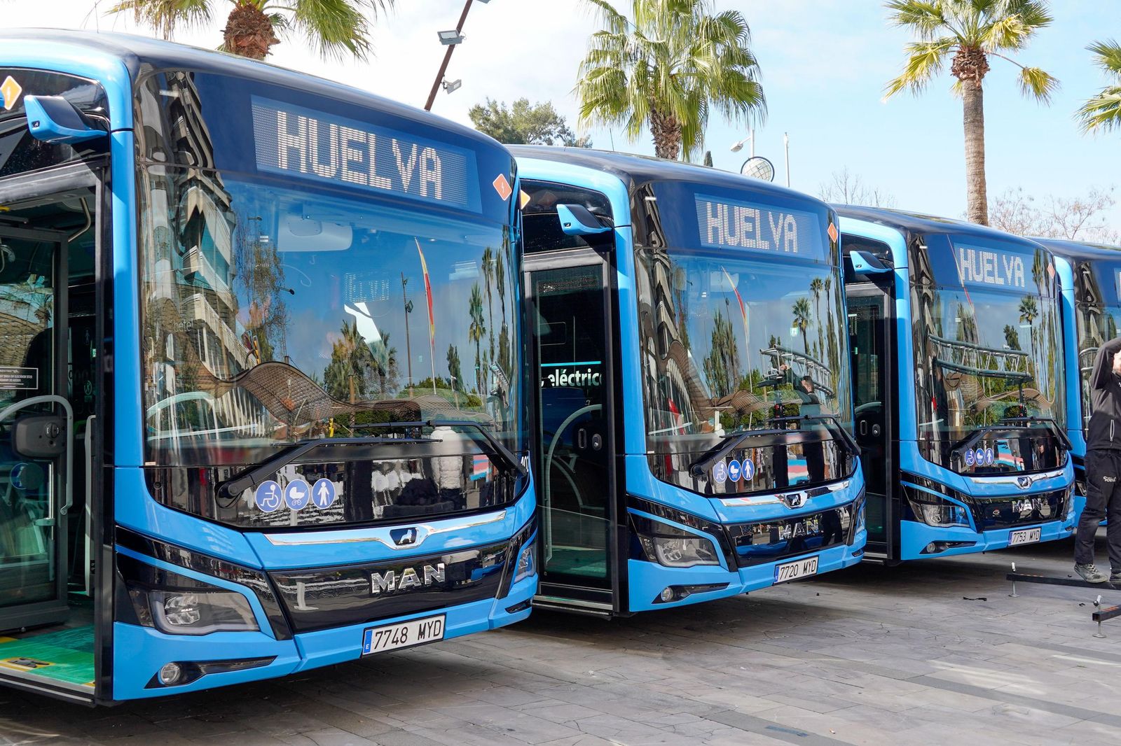 Imágenes de la presentación de los nuevos autobuses eléctricos