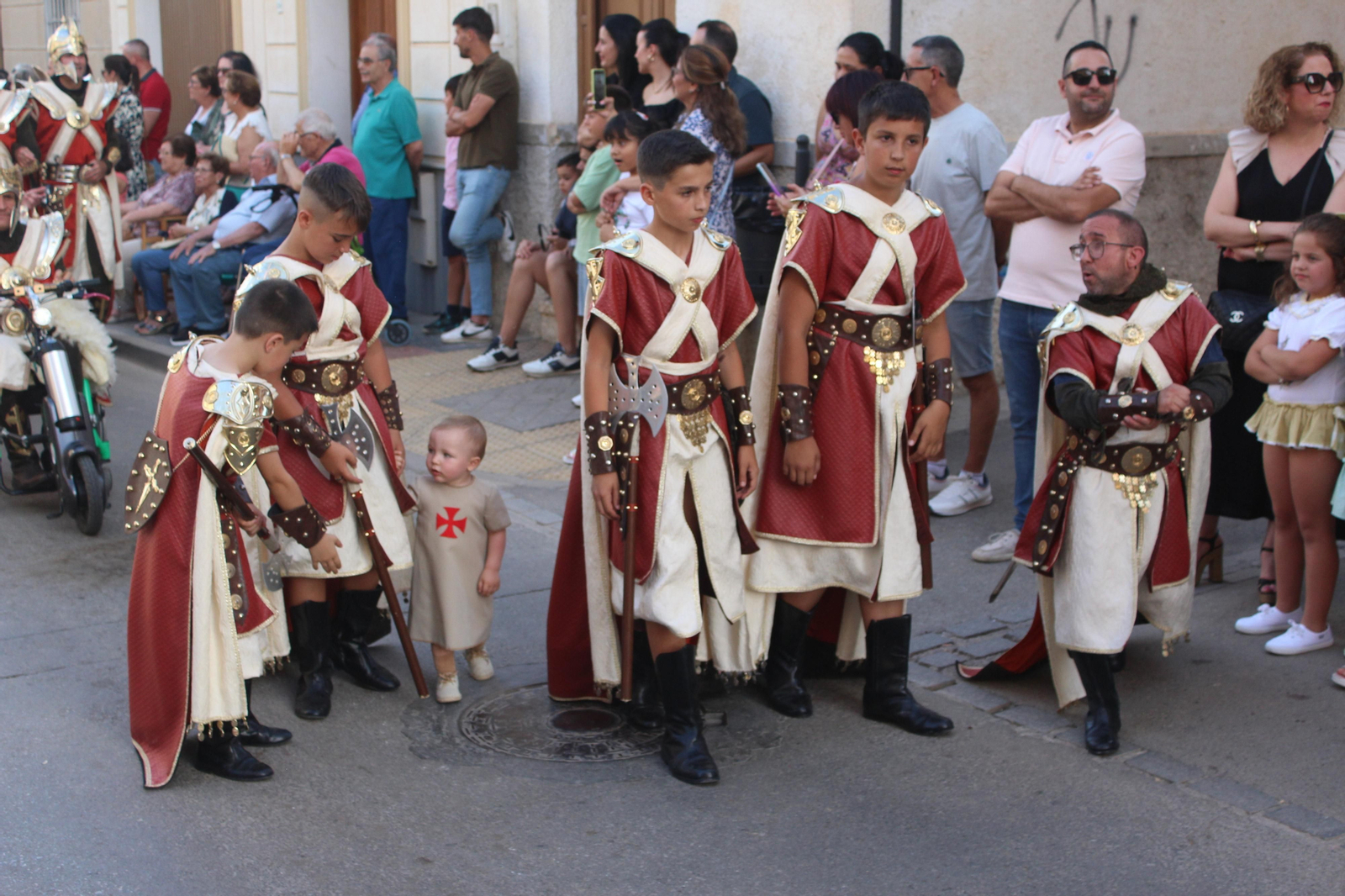 El desfile de Moros y Cristianos de Vera, en imágenes