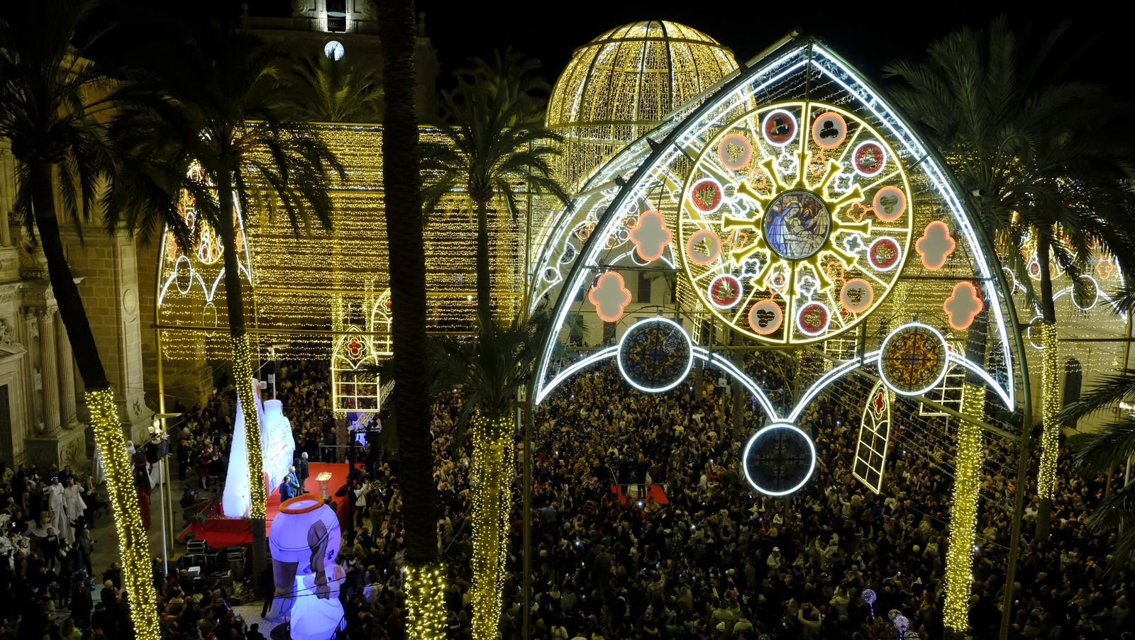Las mejores imágenes del encendido navideño en Almería