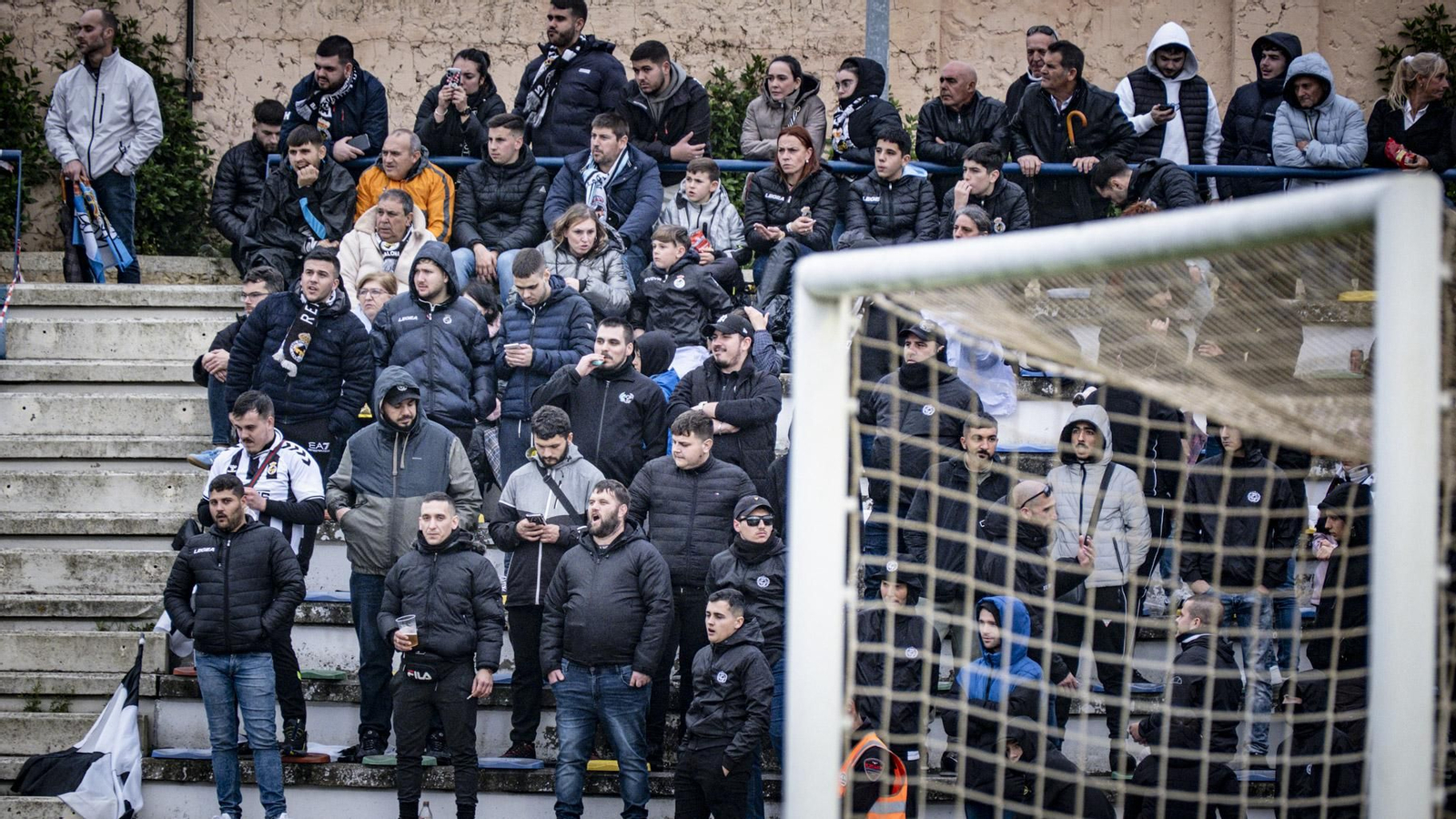 Las imágenes del partido de fútbol entre el San Fernando Club Deportivo y la Balompédica Linense