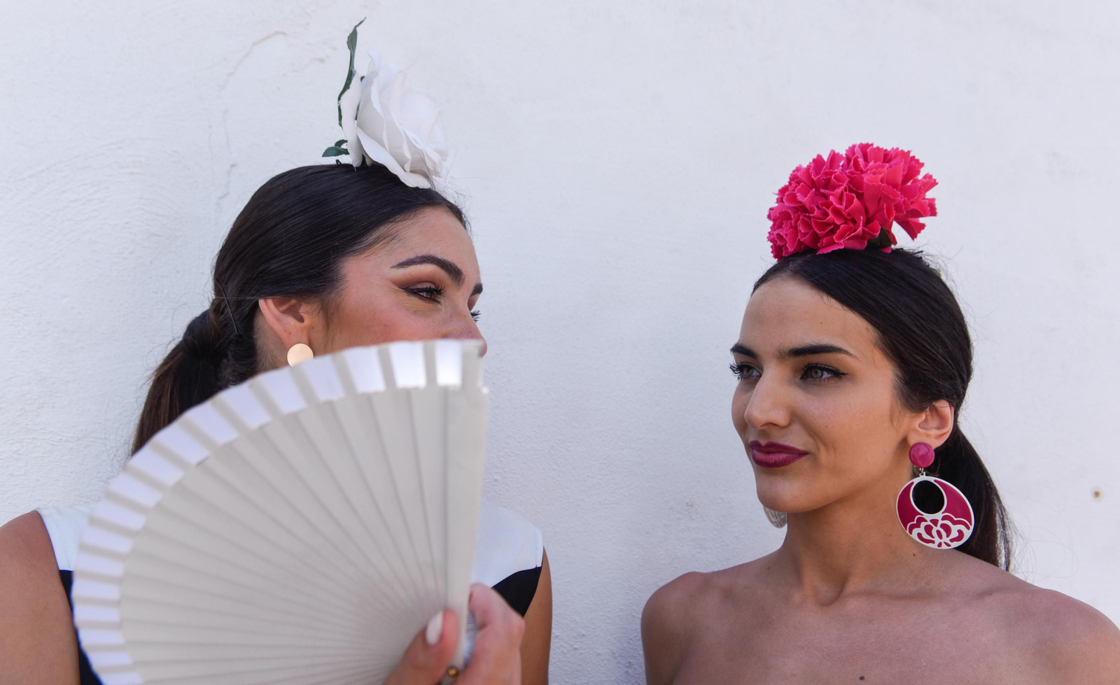 El paso de las Hermandades de Coria y La Puebla del Río por Villamanrique, en imágenes