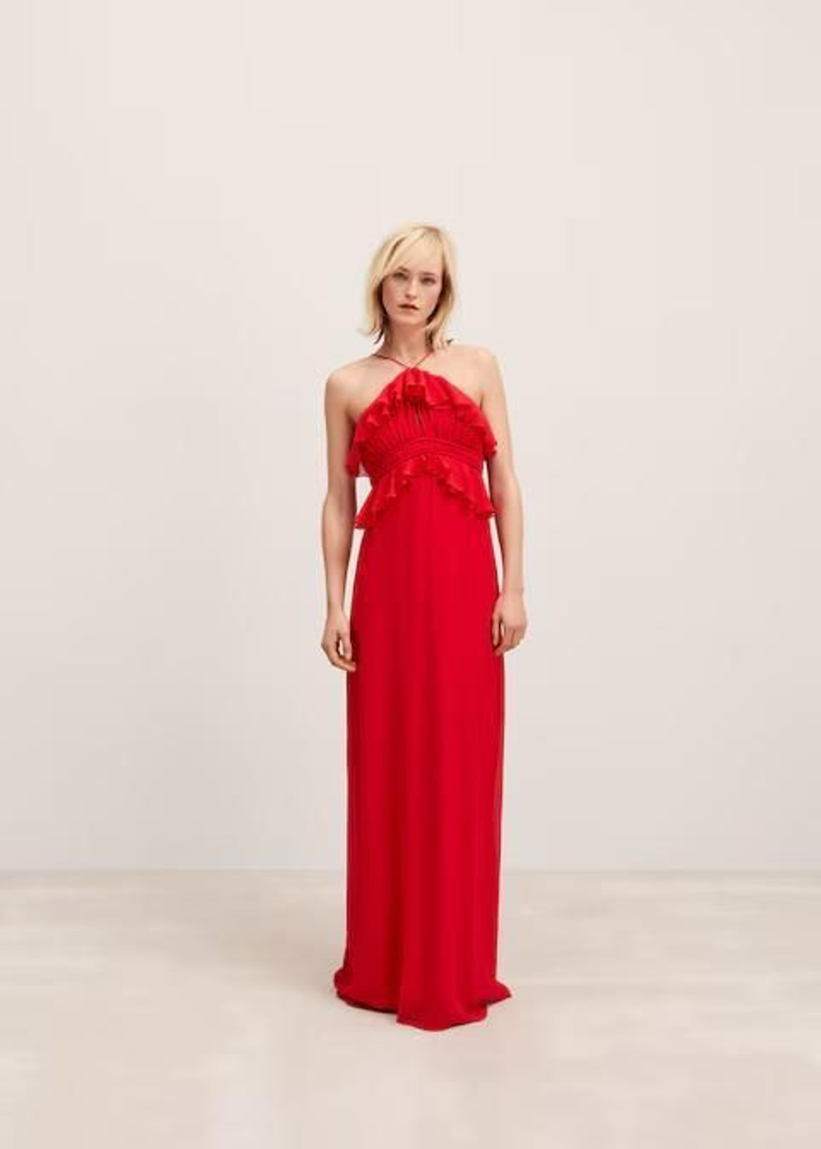 Vestido rojo de Mango. Vestido rojo de Mango.
