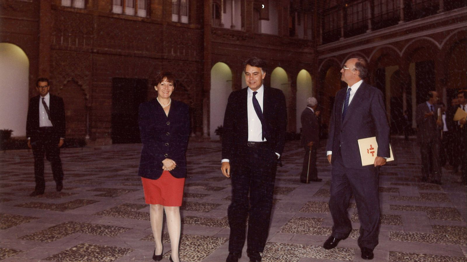 María Teresa Garrido junto a Felipe González.