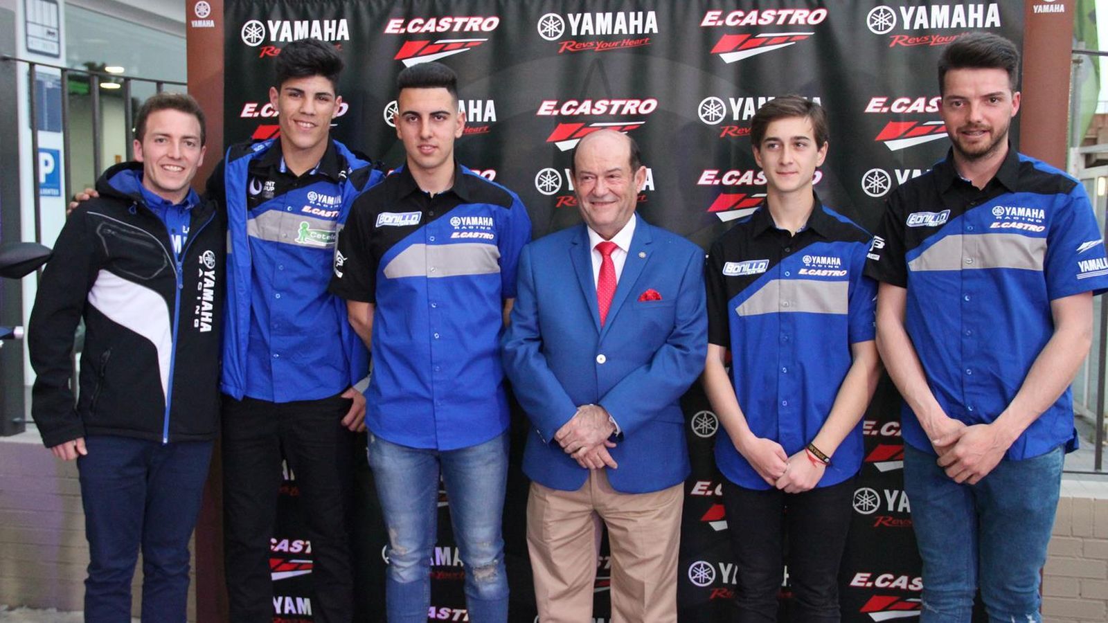 Al acto asistieron numerosos invitados del ámbito social y del motor.