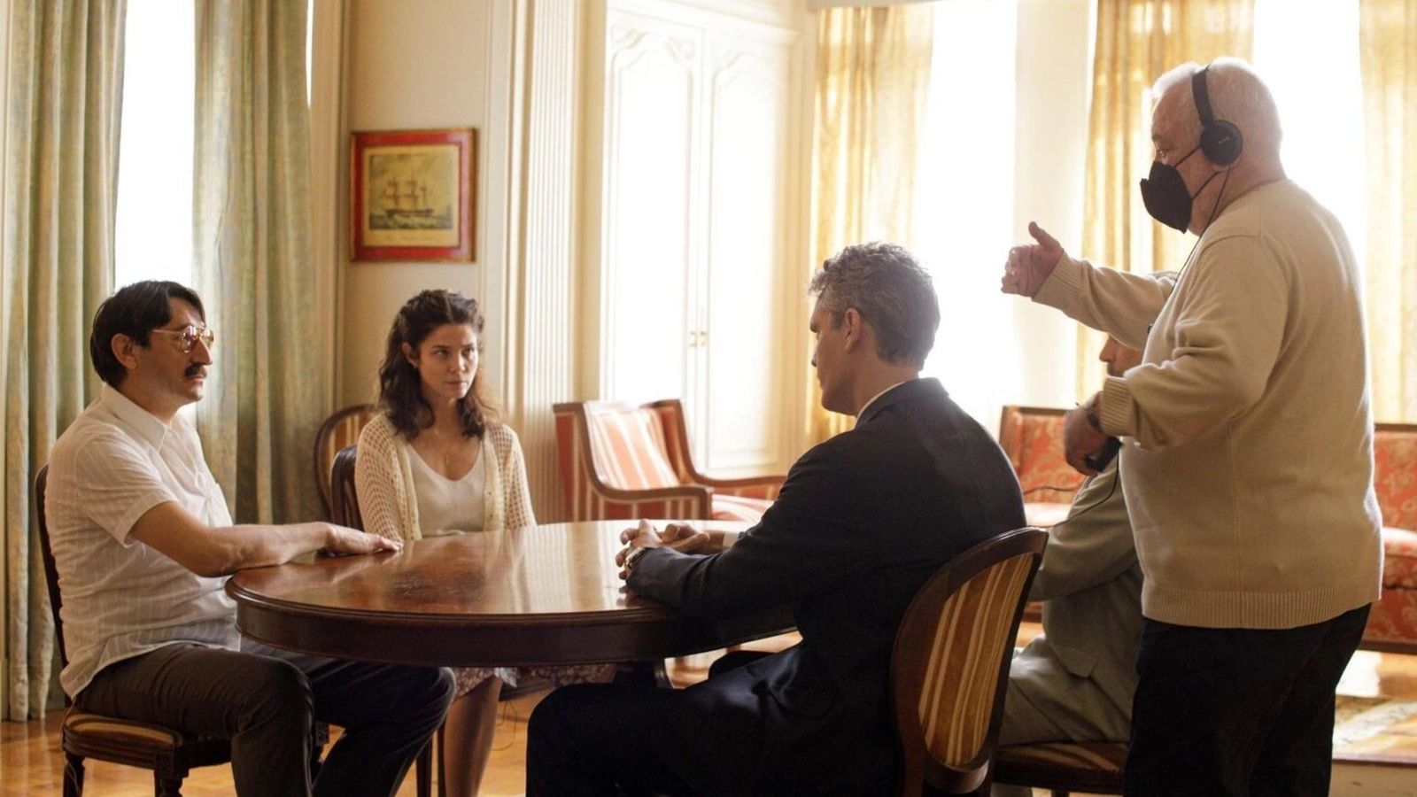 Uribe en un momento del rodaje de 'Llegaron de noche'.