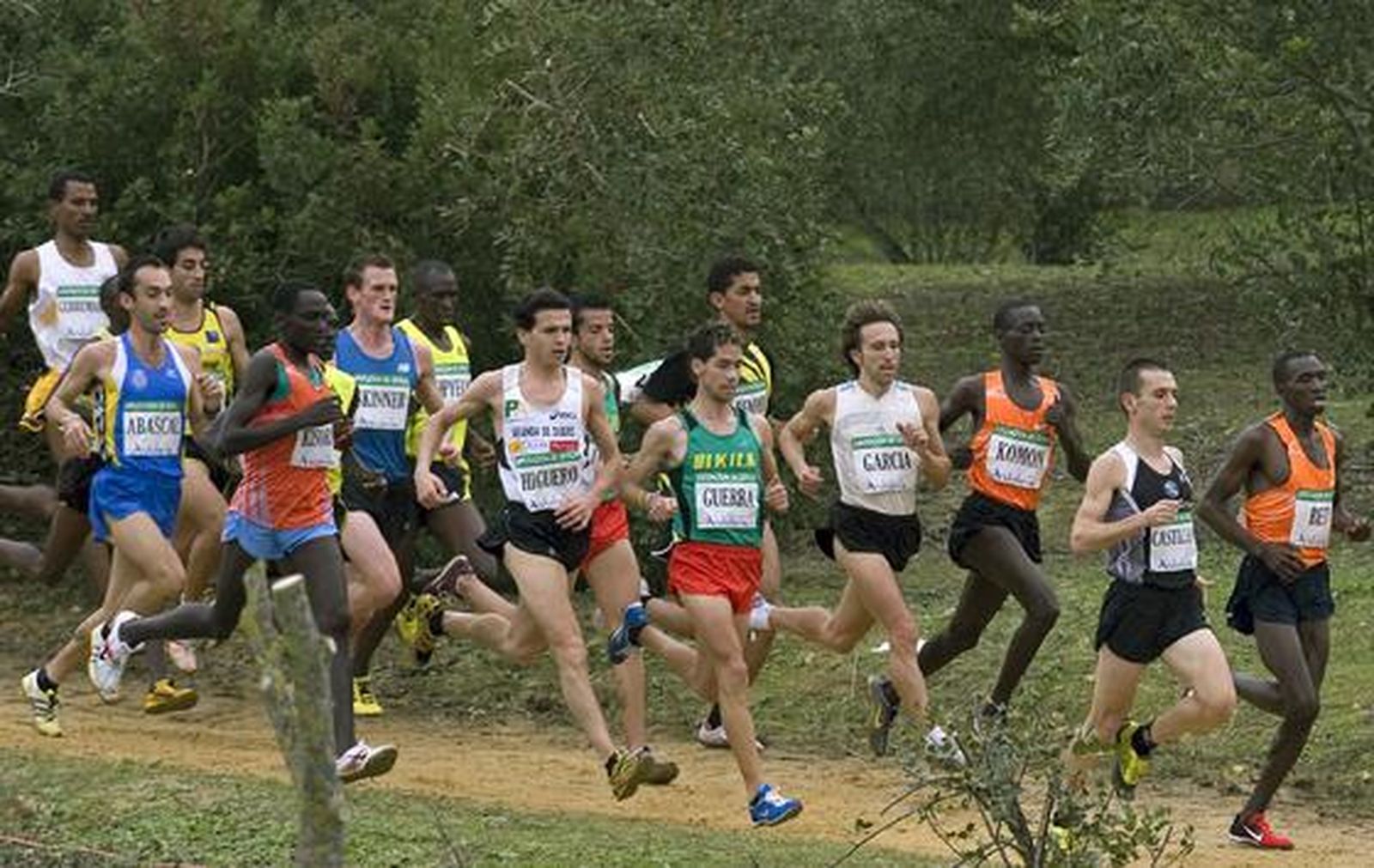 Momento de la carrera masculina.

Foto: Juan Carlos Vázquez, Julio Muñoz (EFE), Javier Barbancho (Reuters)