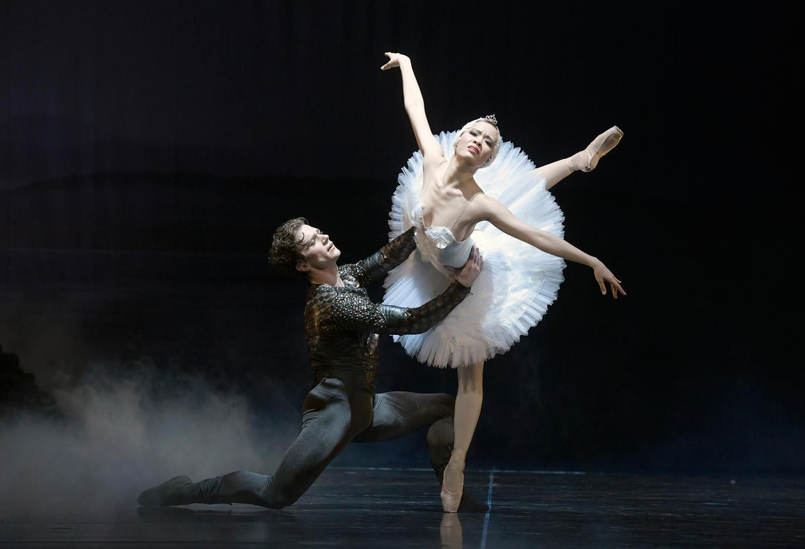 Un fragmento de 'El lago de los cisnes' del Aalto Ballett Essen. Un fragmento de 'El lago de los cisnes' del Aalto Ballett Essen.