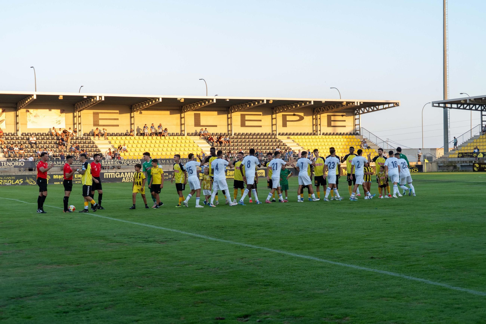 Imágenes del partido San Roque de Lepe - Recreativo de Huelva del Trofeo de la Bella