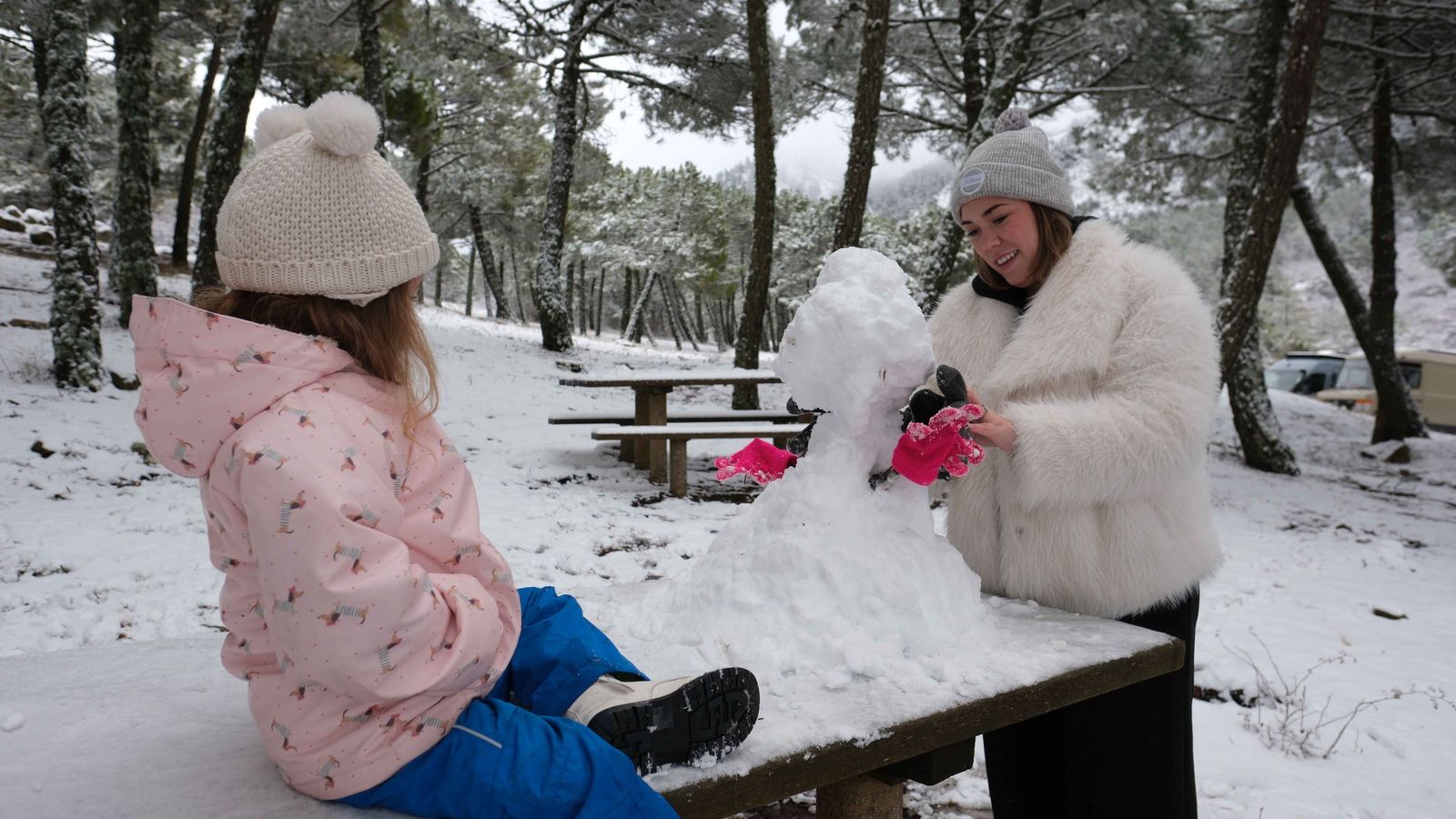 Familias al completo han disfrutado de la nieve