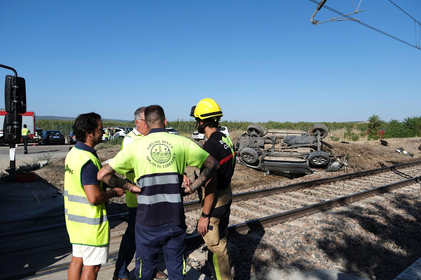 El accidente entre un tren y un coche en Alcolea, en imágenes El accidente entre un tren y un coche en Alcolea, en imágenes